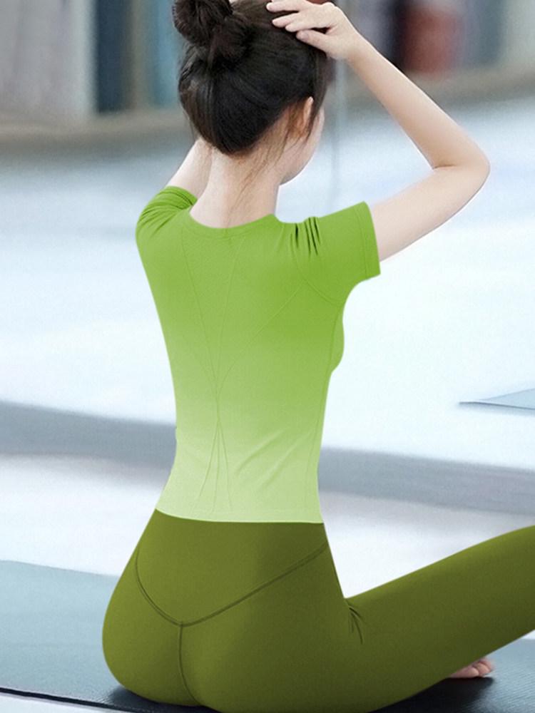 Gradient Yoga Women's Quick-Dry Short Sleeve Slimming Fitness Set