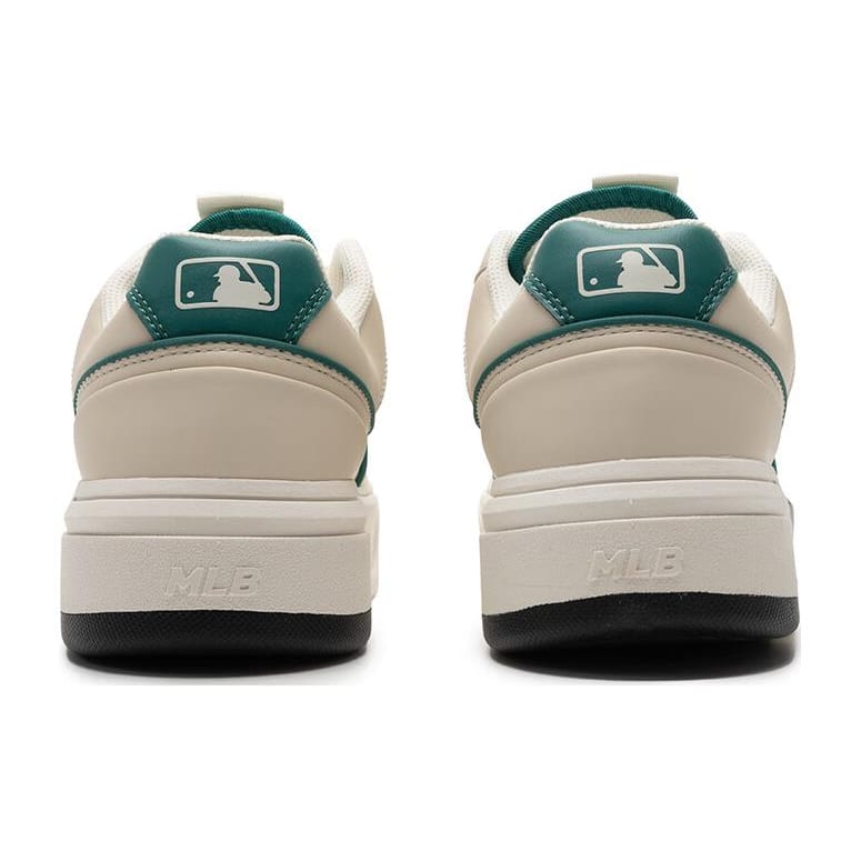 MLB Chunky Liner 24SS New York Yankees Leather Slip Resistant Cushioning Low top Skateboard Shoes Unisex Green 3ASXCLB3N-50GND