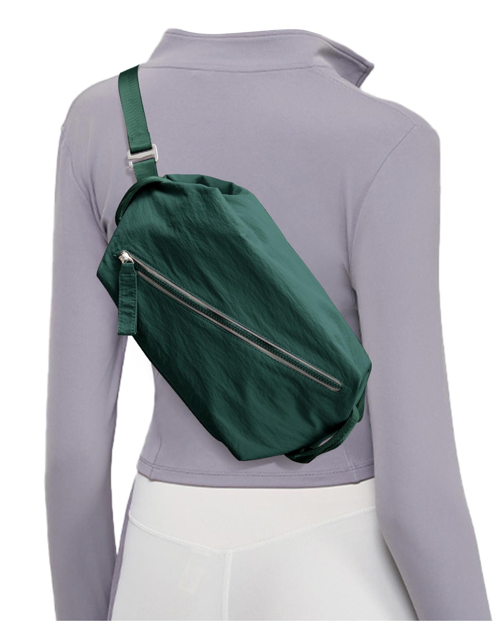 

Small Sports Gym Bag For Men Women,Workout Waterproof Travel Duffel Bags,Lightweight Carry On Shoulder Weekender Overnight Bag