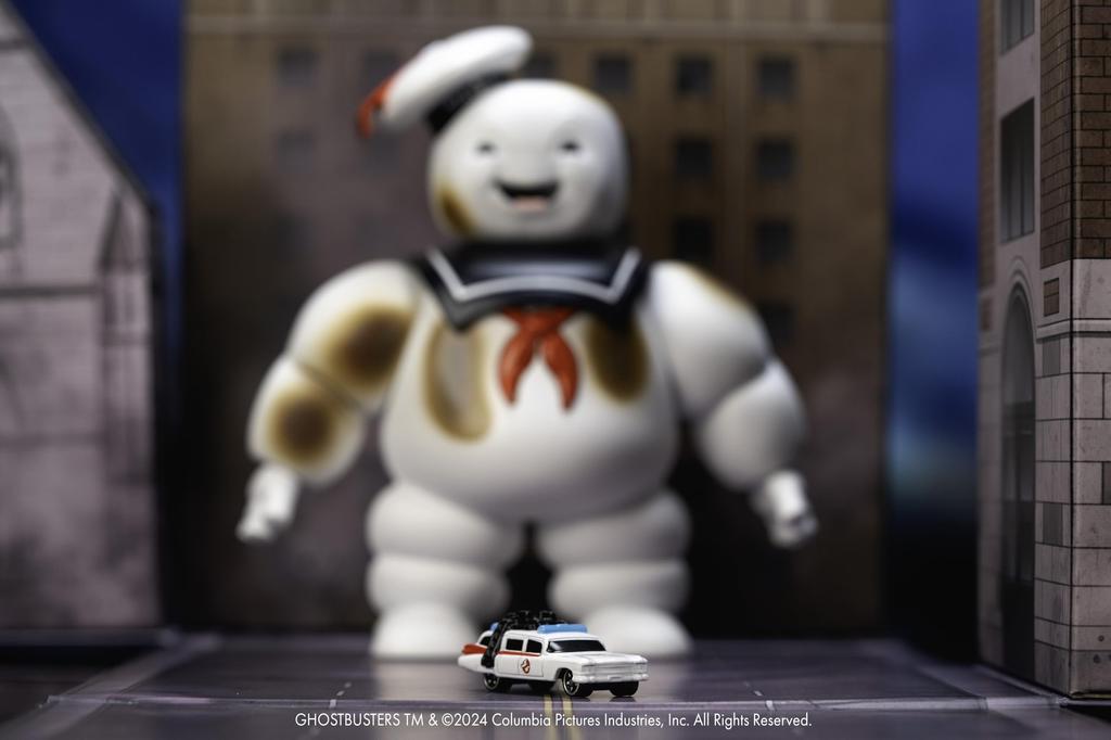 Jada Nanoscene: Ghostbusters 6-inch Stay Puffed Marshmallow Man Nano Ecto-1 – Highly Detailed Movie Replica Playset