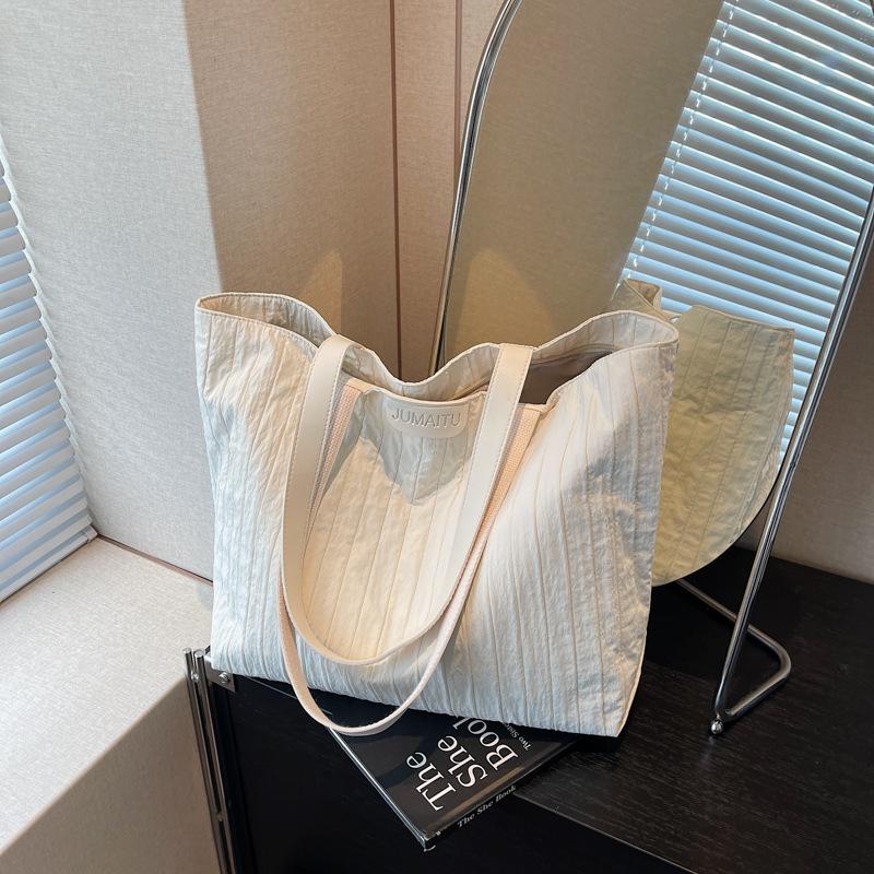 Large capacity tote bag women's new casual versatile pleated shoulder underarm bag class commuter bag