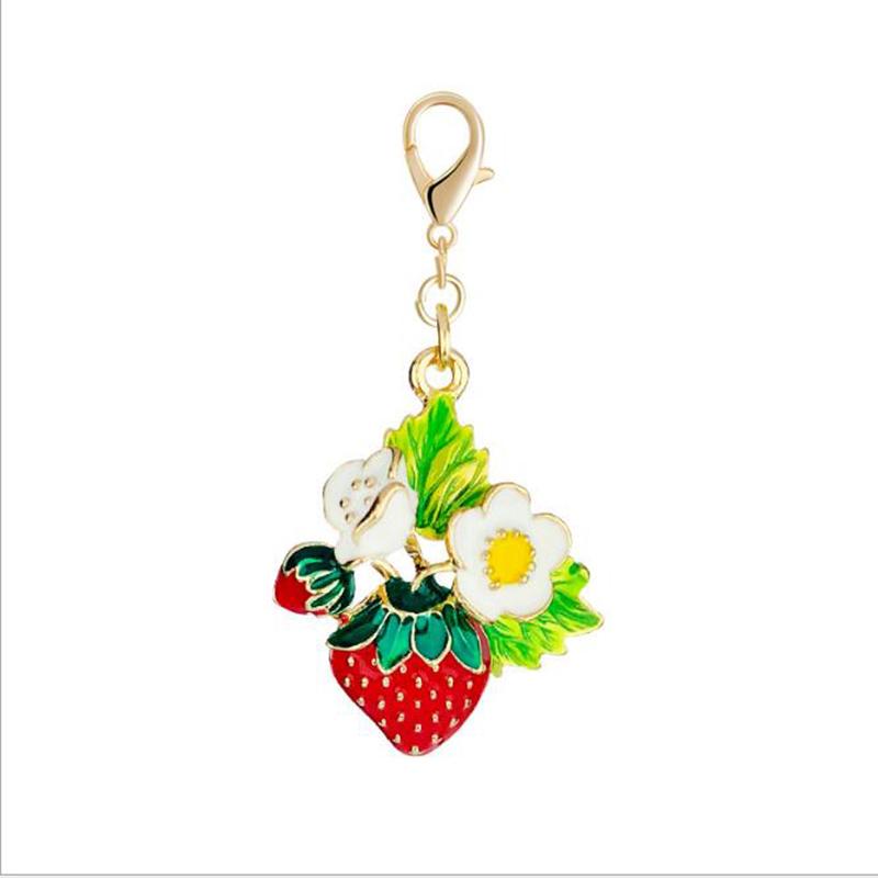 Simple Alloy Jewelry Color Fruit Strawberry Shape Keychain Pendant Decoration Fashion Ladies Bag Accessories Jewelry Gifts
