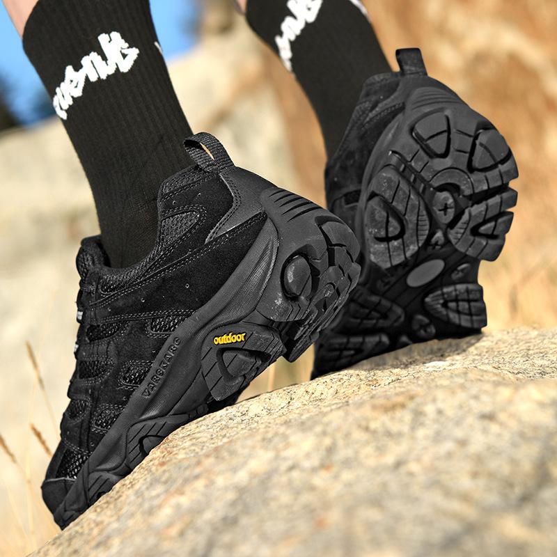 Four Seasons Outdoor Hiking Shoes Men's Couple Mesh Breathable Off-Road Running Shoes Non-slip Climbing Hiking Shoes