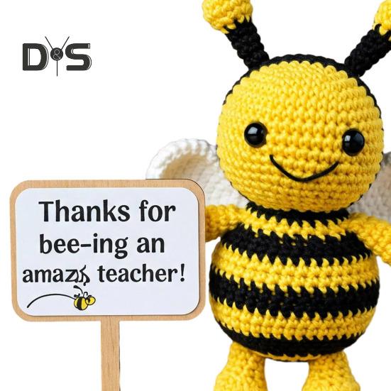 Crocheted Bee Teacher Appreciation Gift Handmade Thankful Bee Ornament with Sign Bee Crochet Doll Gift for Teachers Birthday Teacher's Day