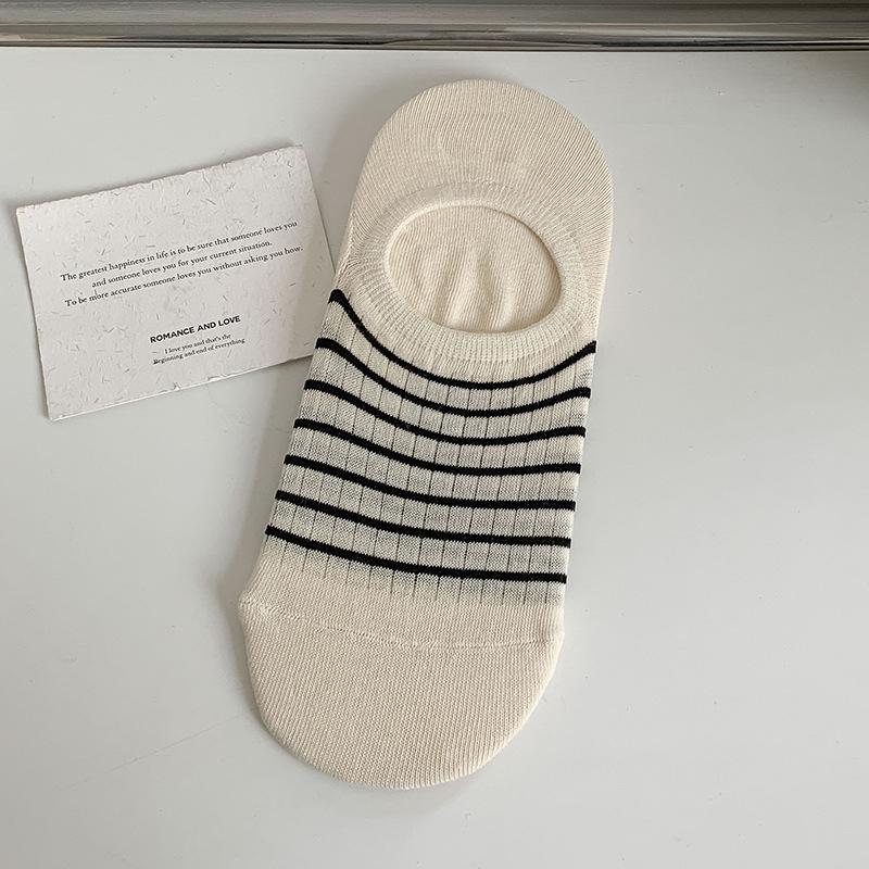 

Женские весенне-летние тонкие хлопковые влагоотводящие дышащие полосатые носки-лодочки с неглубоким вырезом и силиконовой противоскользящей подошвой 1 pair бежевый