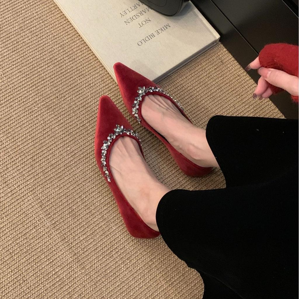 2025 Spring and Autumn New Black Pointed Rhinestone Low Heel Doudou Soft Sole Women's French Sexy Shallow Mouth Single Shoes