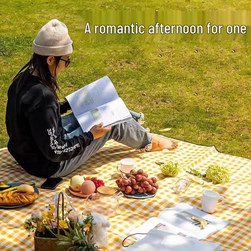 Waterproof Portable Picnic Mat - Moisture & Stain Resistant Ground Mat for Outdoor Camping & Spring Outings