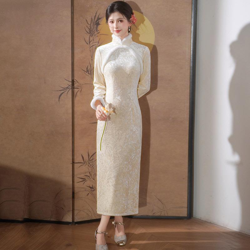 White winter clothing, velvet and thickened national style, new Chinese long-sleeved cheongsam, improved young women s retro autumn and winter S