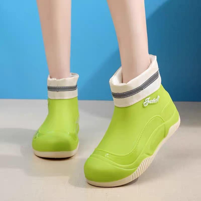 Damen Gummistiefel Outdoor Rutschfest Wasserdicht Gartenarbeit Überschuhe Plüsch Warm Winter Regenstiefel für Damen Botas Lluvia