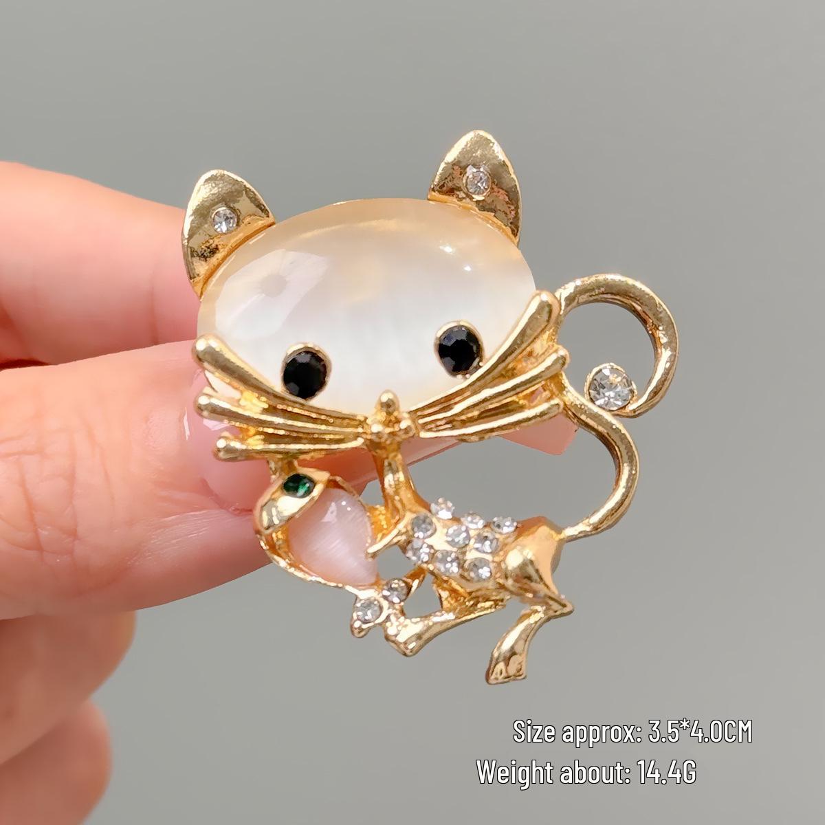 

Очаровательная брошь в виде кошки: Дизайн милого котенка высокого класса для женщин