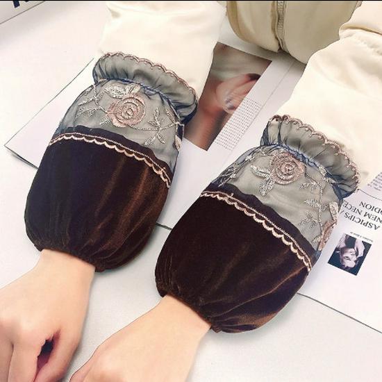 

Эксклюзивные женские короткие рукава из золотого бархата на осень/зиму с кружевной отделкой - Дизайн с защитой от пятен