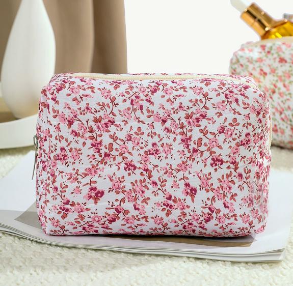 1Pc Flower Printed Quilted Makeup Bag, Puffy Zipper Design, Large Capacity Cosmetic Organizer for Travel & Toiletries