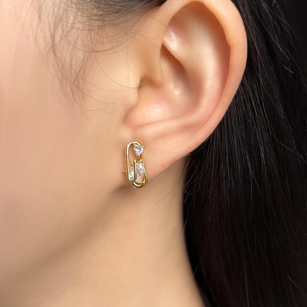 18K Gold Plated Geometric Heart Zircon Stud Earrings - Light Luxury Design