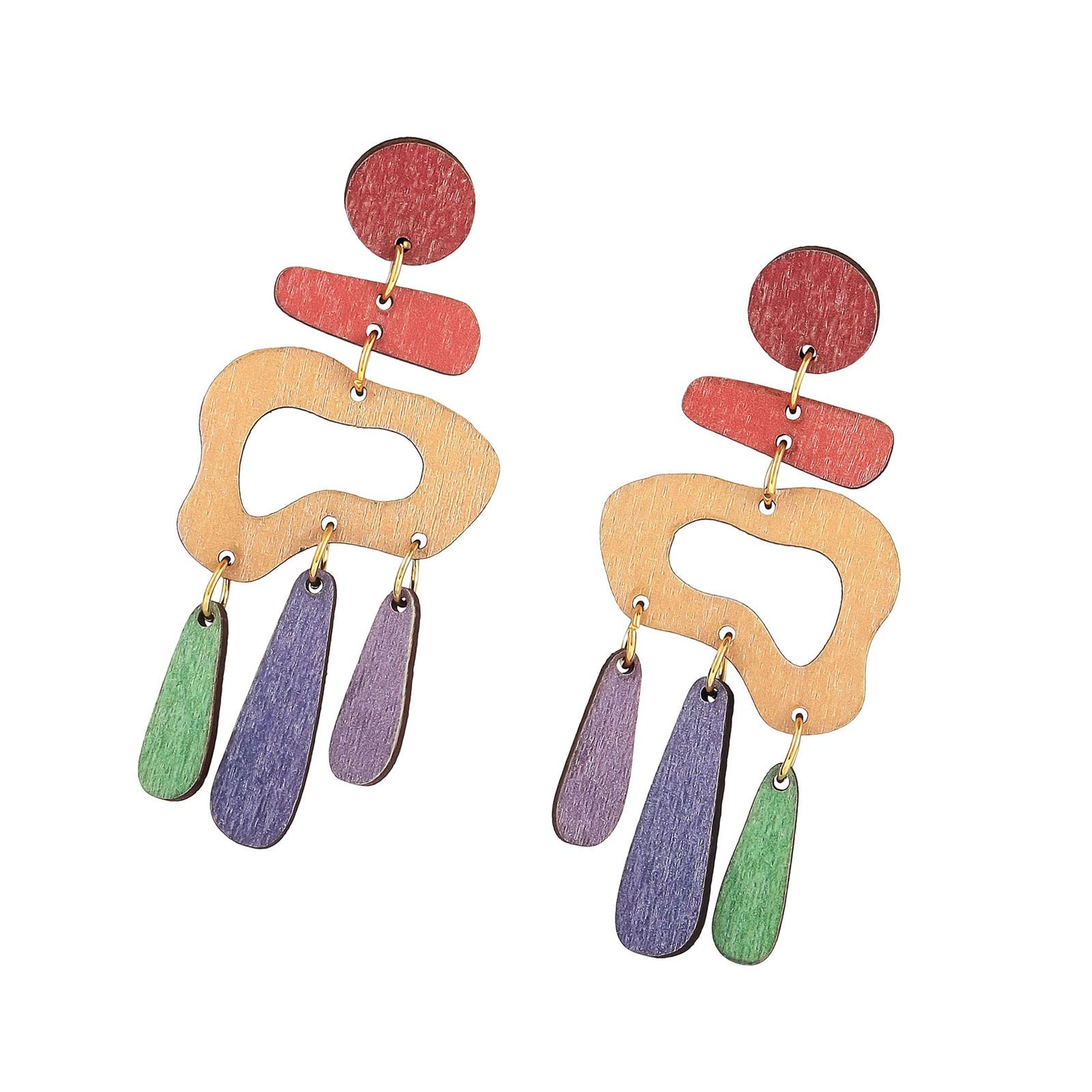 

Трендовые серьги-пусеты с нерегулярным узором, украшение для модных женщин, ищущих персонализированный стиль и художественное дополнение для повседневного использования