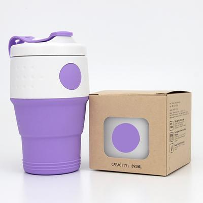 Faltbarer Kaffeebecher aus Silikon. Teleskopbecher für Outdoor-Sportarten. Wasserbecher für unterwegs mit einem komprimierten Becher.