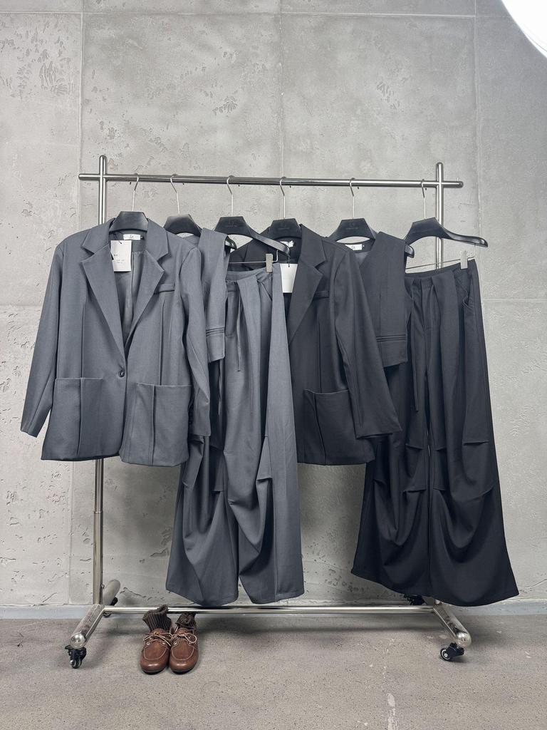 Women's Trendy Three-Piece Suit: Draped Blazer, High-Waist Wide-Leg Pants, and Vest for Spring and Autumn