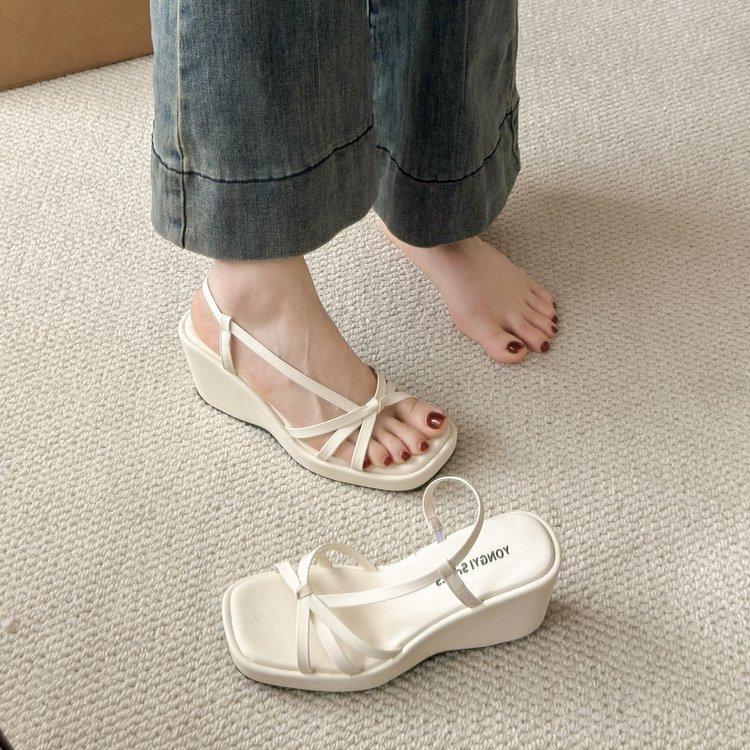 

Fashion versatile French thin strap wedge flip-flops women s summer outer wear 2025 new outer wear temperament cool slippers 40