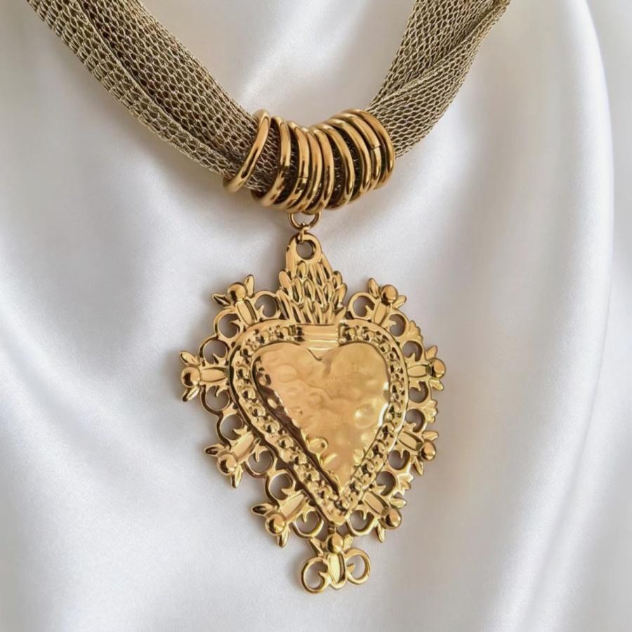 Boho Beach Gold Sacred Heart Pendant Necklace Women Mesh Cord Statement Choker For Summer Vacation Fashion Jewelry