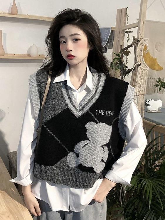 Women's Spring 2023 Retro College Style Knit Vest Sweater Top