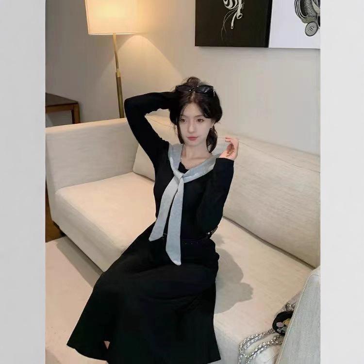 Autumn clothing with high-end black waist and thin dress, children's autumn and winter new small medium and long dress