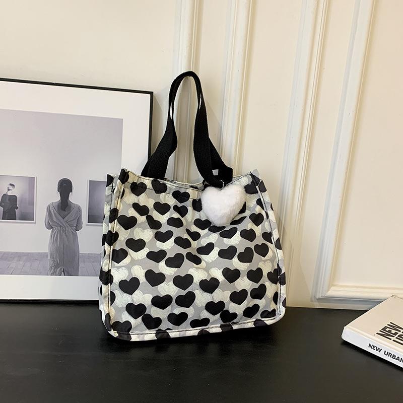 Large-capacity bag women's 2025 spring and summer new cute versatile shoulder bag love portable commuter tote bag