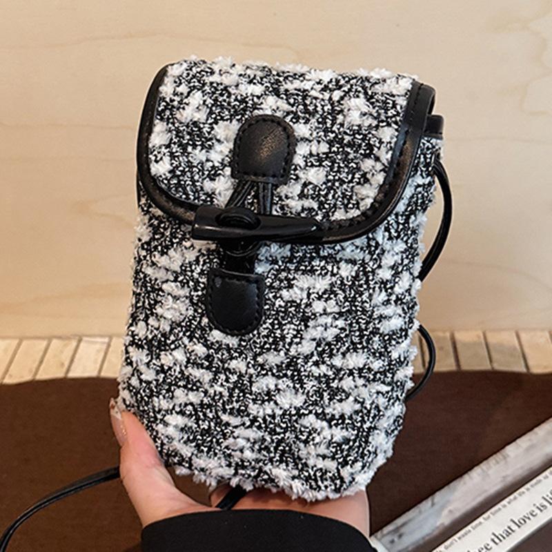 2025 autumn new hair bag contrasting color simple casual shoulder crossbody small bag women's retro furry bag