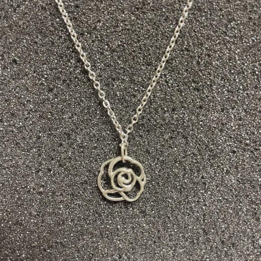 

I Sell Jevewon Necklaces