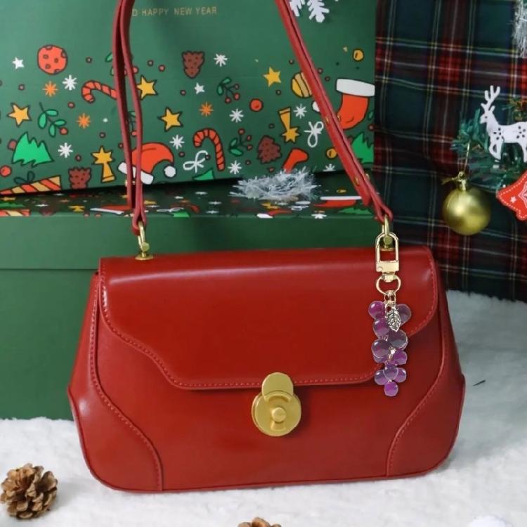 Grape Pendant Keychain Hanging Keyring Ornament Gift for Fashion Enthusiasts