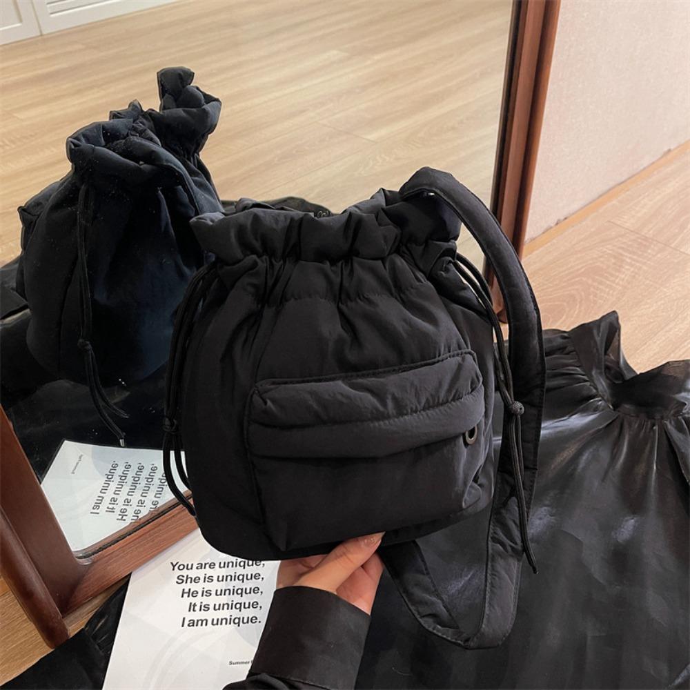 

Fashion Drawstring Bag Commute Nylon Handbag Casual Shoulder Bag Streetwear червоний