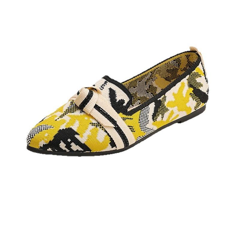 A New Low-top Casual Pointed-toe Shoe for Women Wearing Lazy Single Shoes