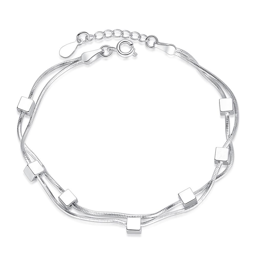 

Fashion Love Silver Bracelet: Korean Style Snake Bone Chain with Star Charm for Women