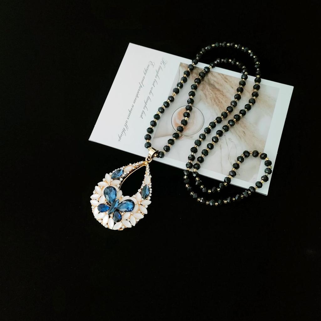 Maple Leaf Crystal Sweater Necklace: Autumn/Winter Fashion Long Pendant Charm Accessory
