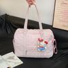 Lehká cestovní taška pro maminky ve tvaru srdce, velkokapacitní crossbody taška přes rameno s průvlekem na držadlo kufru.