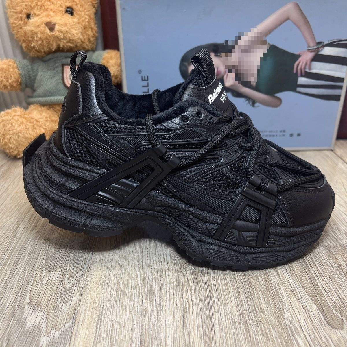 

Fleece thickened dad shoes women s winter feet show small thick soles black small height increase sports and leisure women s shoes 40