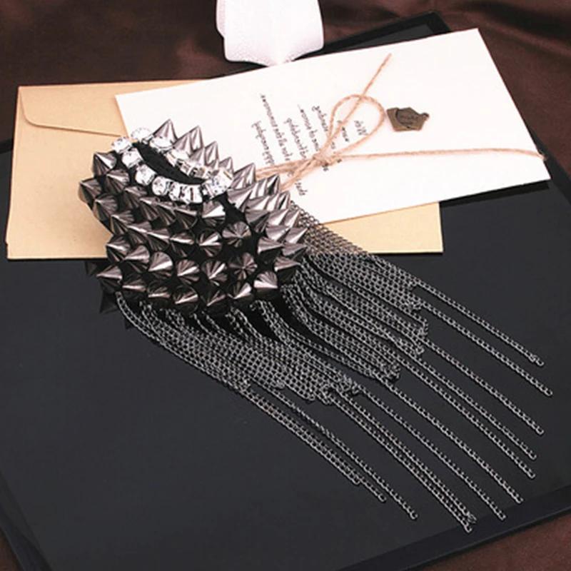 1 peça Broche Punk com Franja de Corrente, Rebite e Ombreira, Epaulete de Metal com Franja para Roupas de Mulheres e Homens, Acessórios de Emblema, Presente de Moda