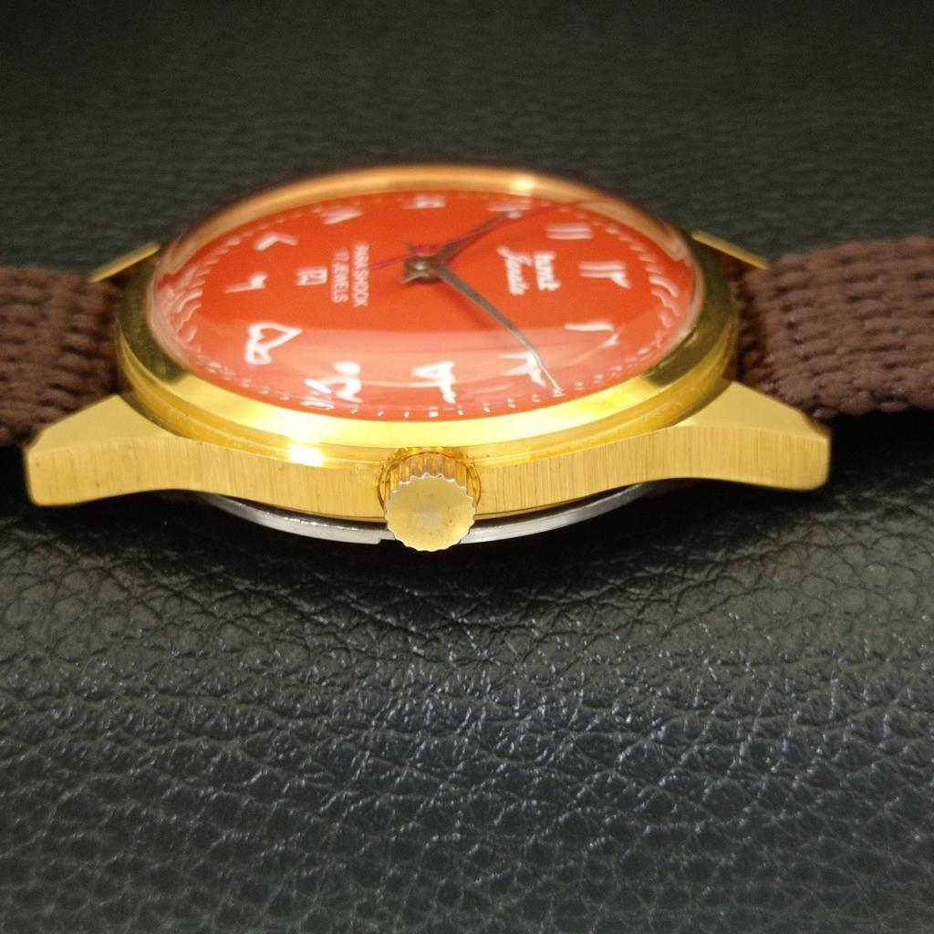 VINTAGE HMT JANATA HAND-WINDING INDIAN MENS RED COLOR DIAL WATCH A702083-5 R208-a702083
