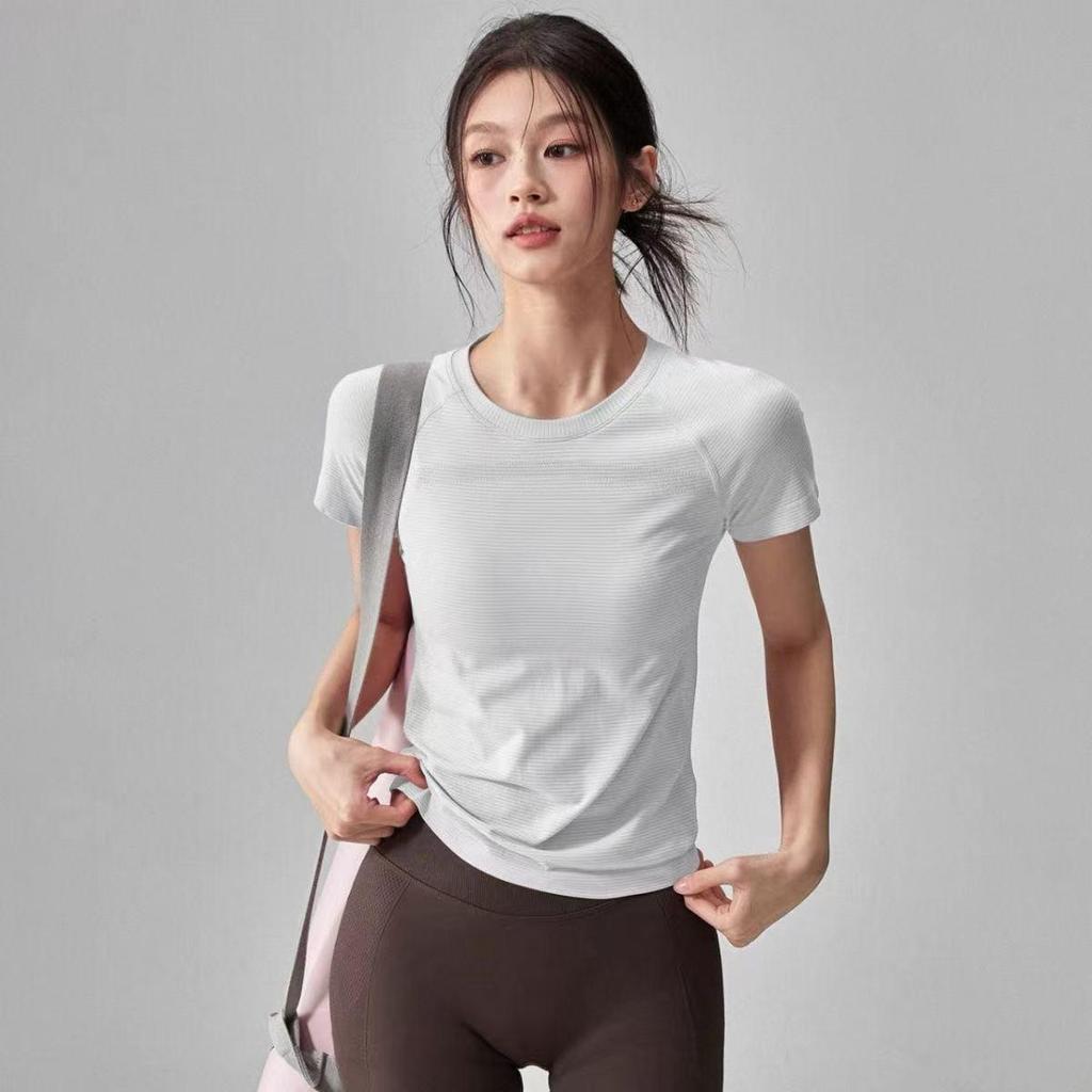 Quick-Dry Sports Yoga T-Shirt: Slim Fit, Short Sleeve for Spring/Summer Fitness & Running