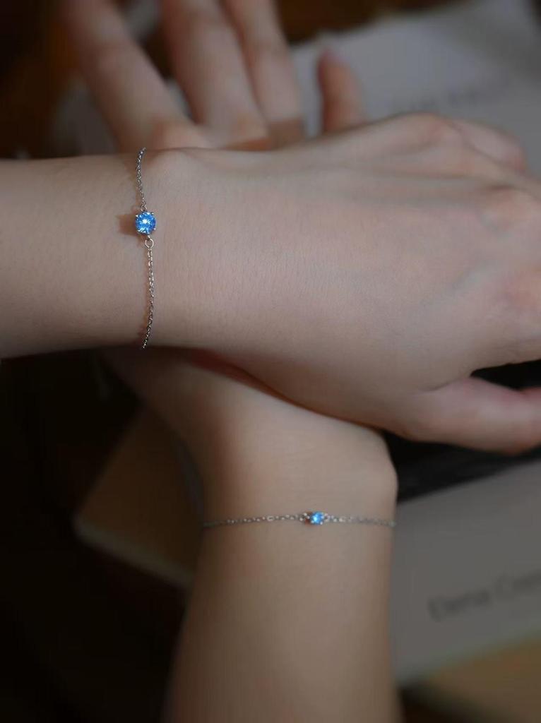 Beixi Women's Light Luxury Silver Bracelet with Aquamarine and Cubic Zirconia