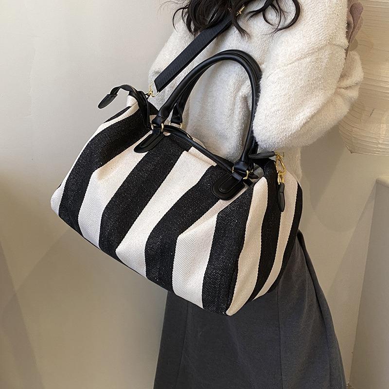 Large capacity tote bag women's new fashion casual portable shoulder bag commuter versatile women's bag