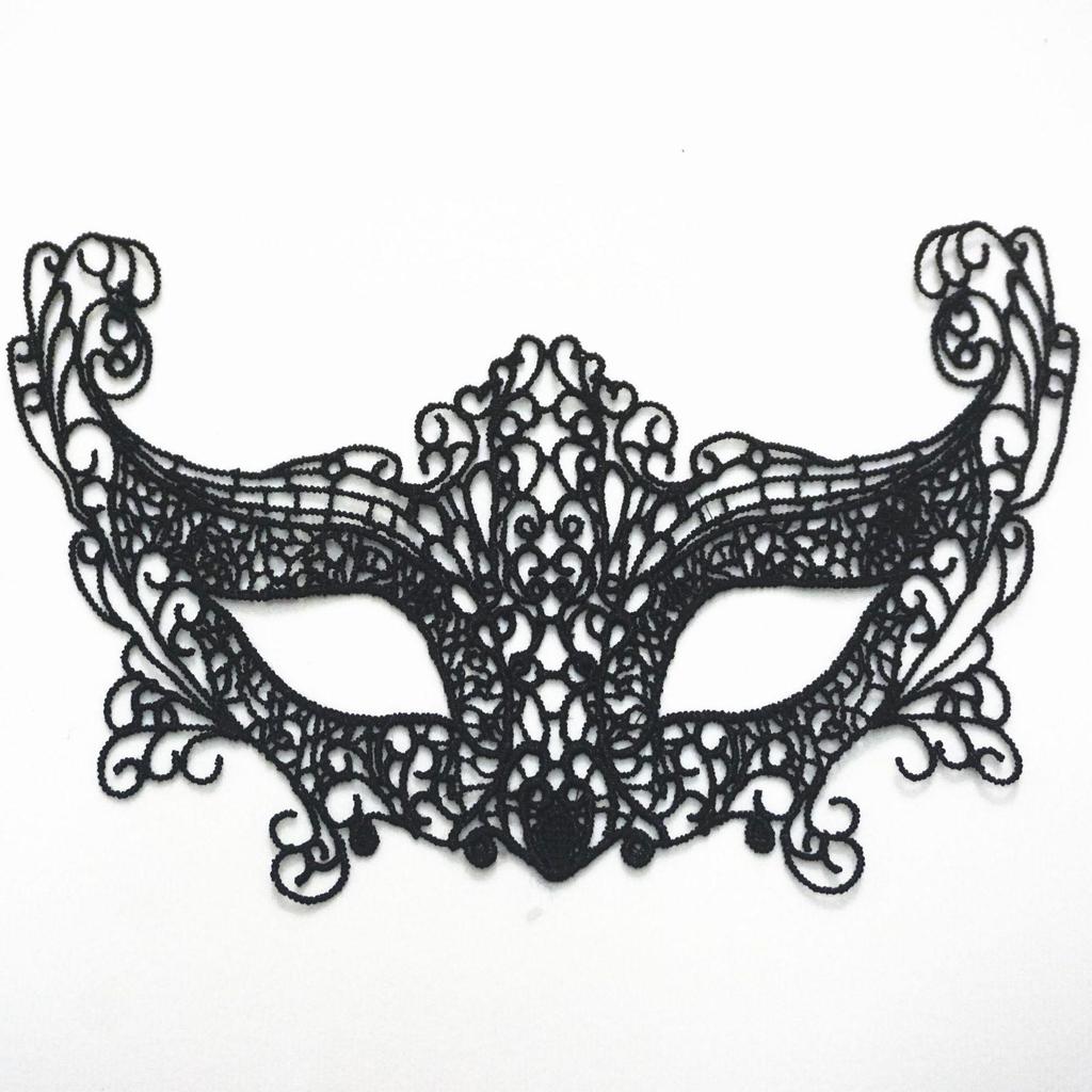 Černá krajková královská oční maska na Halloween nebo kostýmové večírky