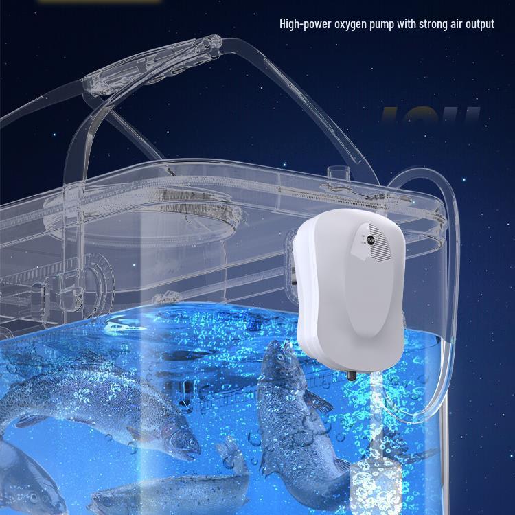 Pogrubione wiadro na żywe ryby z koszykiem na przynęty i ochraniaczem na ryby