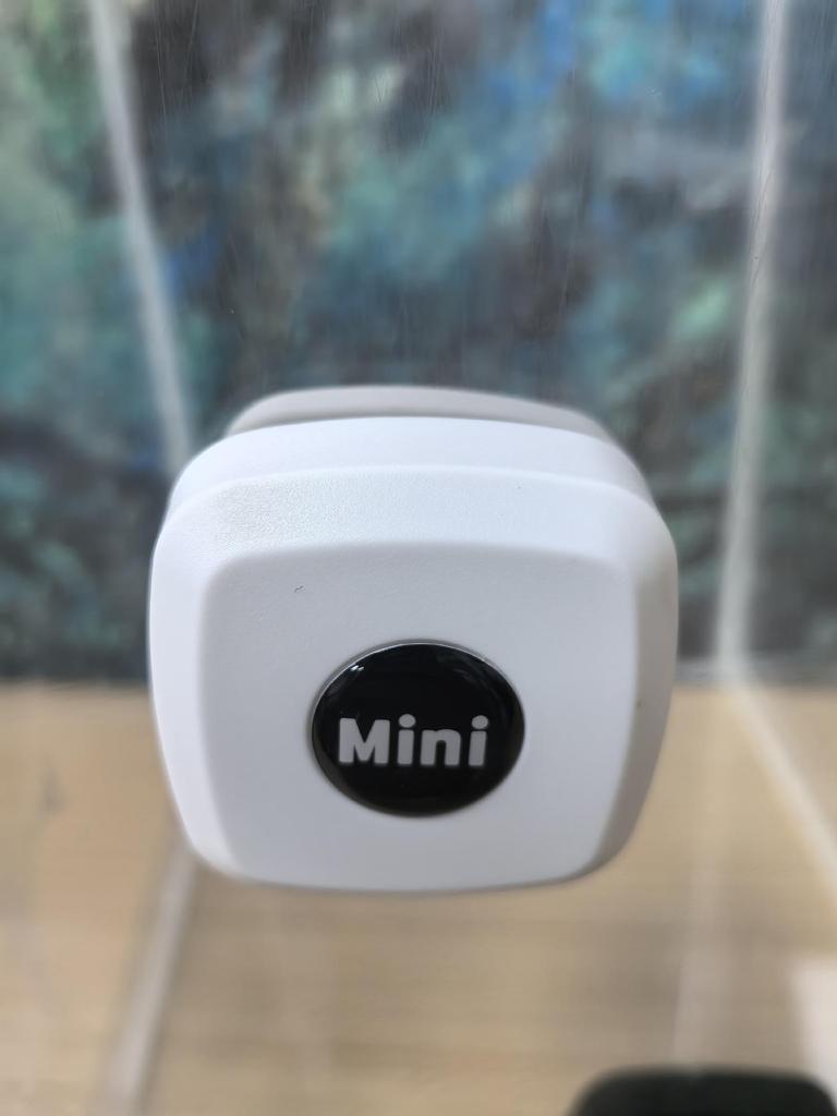 Compact Magnetic Algae Remover: Strong Suction Fish Tank Cleaning Brush