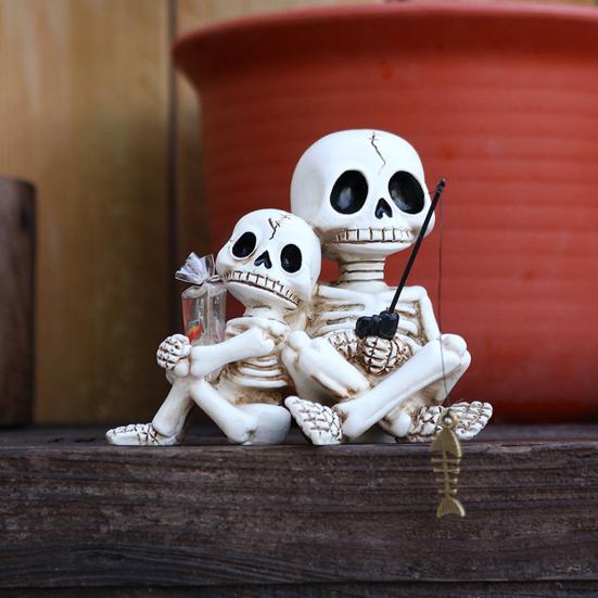 Skeleton Ornament Parent-Child Skull Fishing Design Hand-Painted Resin Figure Garden