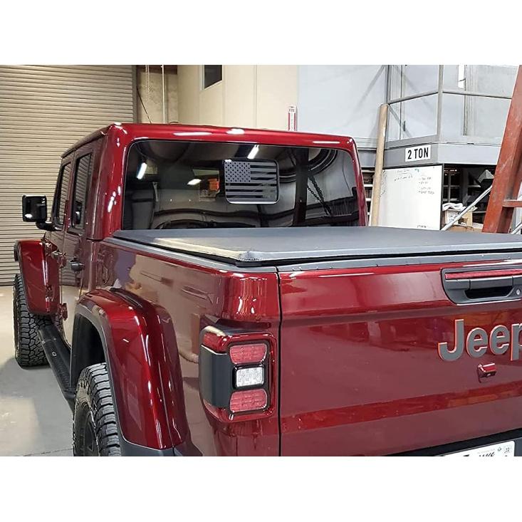 Rear Middle Window American Flag Decal For Jeep Gladiator JT 2024 2025 Truck Back Center Sliding Window Glass USA Flag Vinyl Sticker Exterior