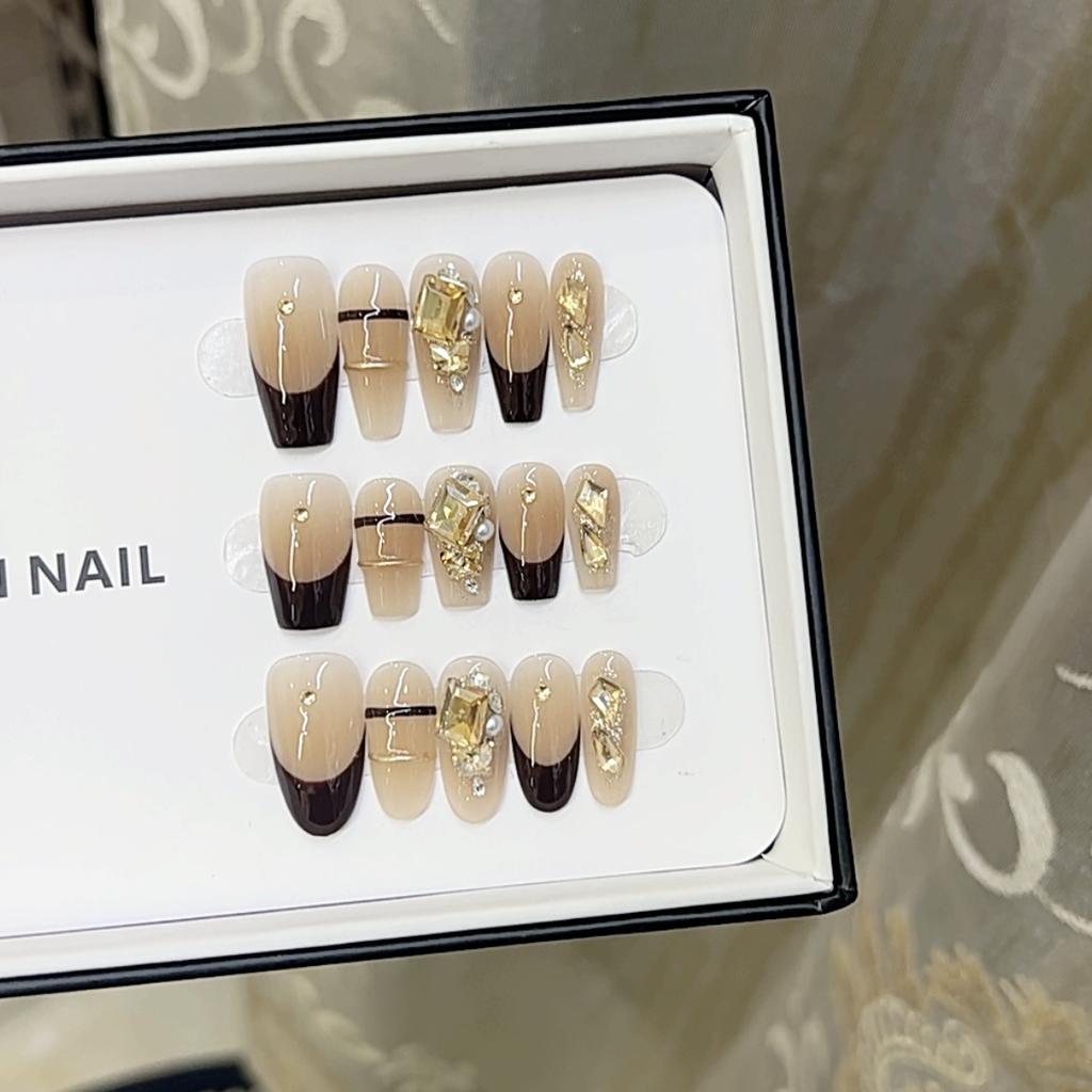 Pure Handmade Autumn New Style Phototherapy Wearable Armor Dyed Red Dust Cat Eye Nail Art Patch Can Be Detached