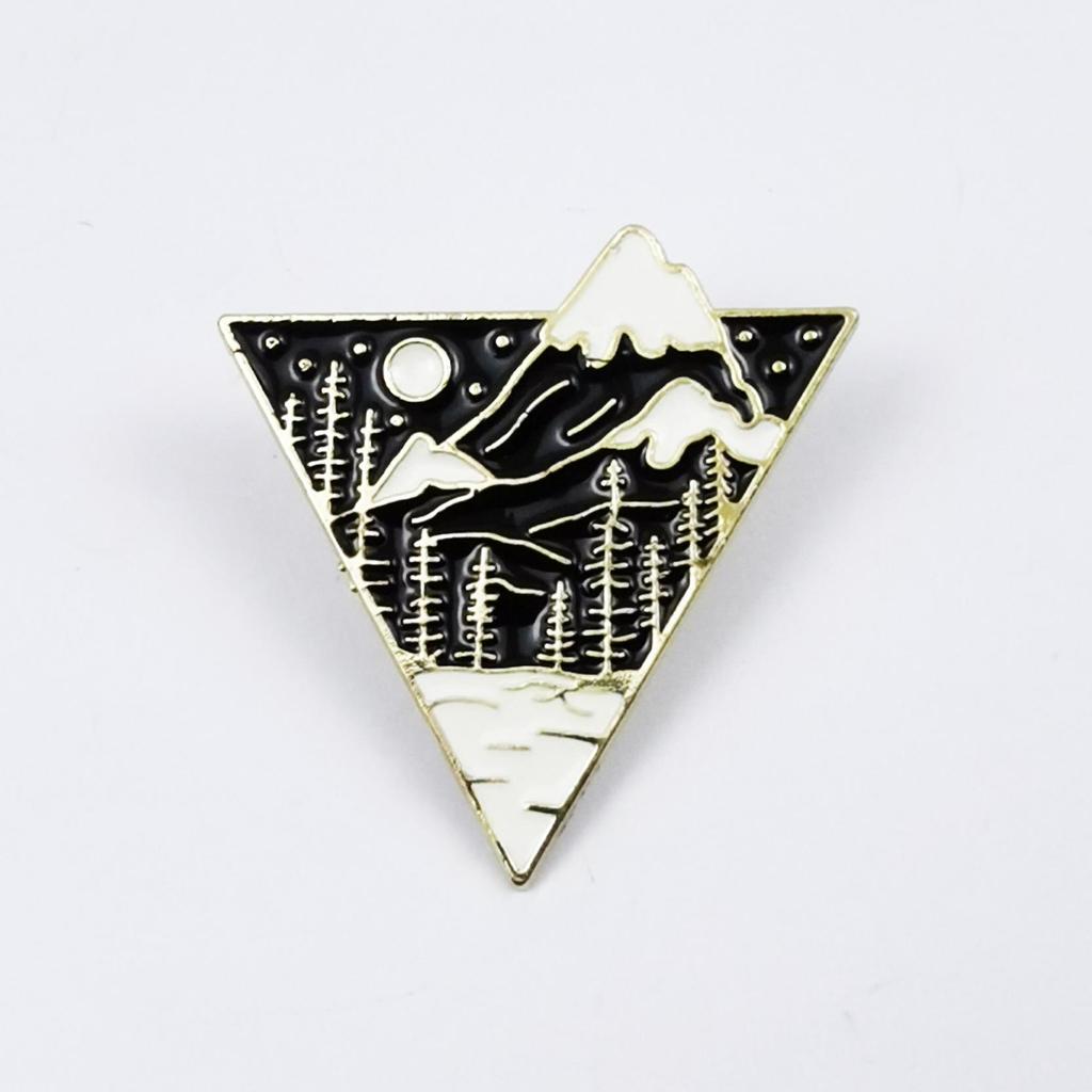 Oasis Snow Mountain Triangle Brooch: Decorative Alloy Pin for Backpacks, Clothing, and Hats.