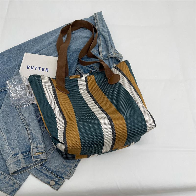 Холщовая большая сумка в контрастную полоску Женская сумка на плечо под мышками бежевый — фото 15