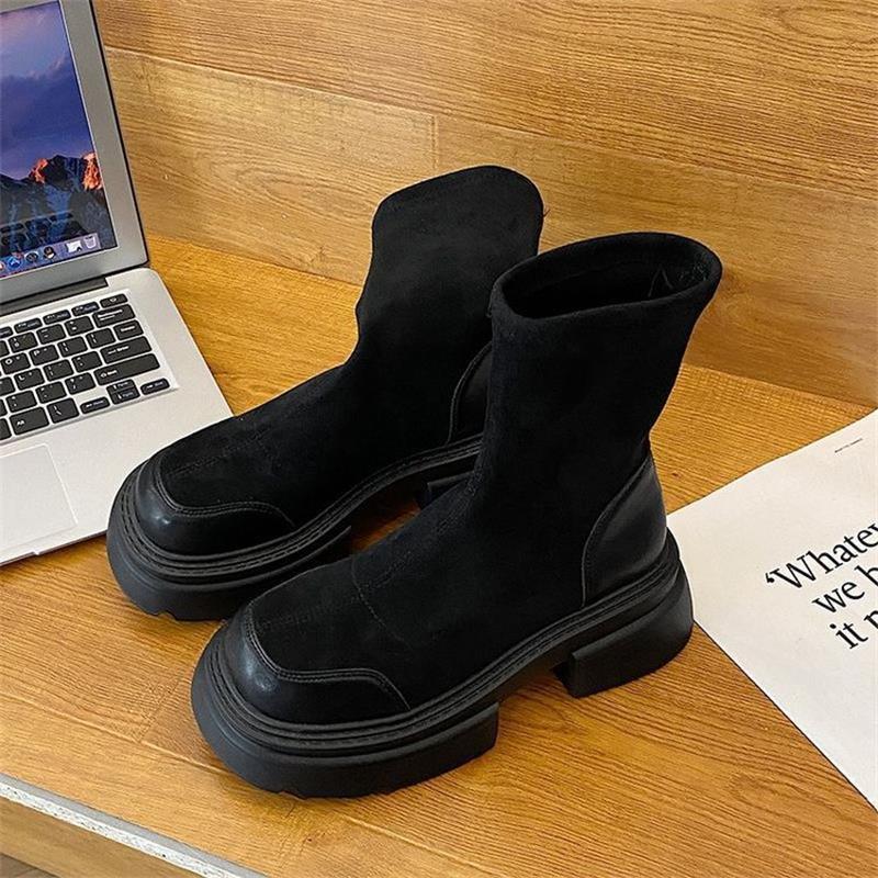 

Retro British style shows feet, small platform Martin boots for women, autumn and winter 2025 new thick heel heightening sleeve short boots for women 35