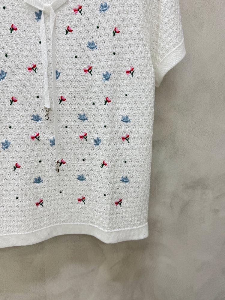 French Floral Embroidered Gypsophila Knit Mesh Top with Frog Button and Round Neck - Short-Sleeved Age-Reducing Design