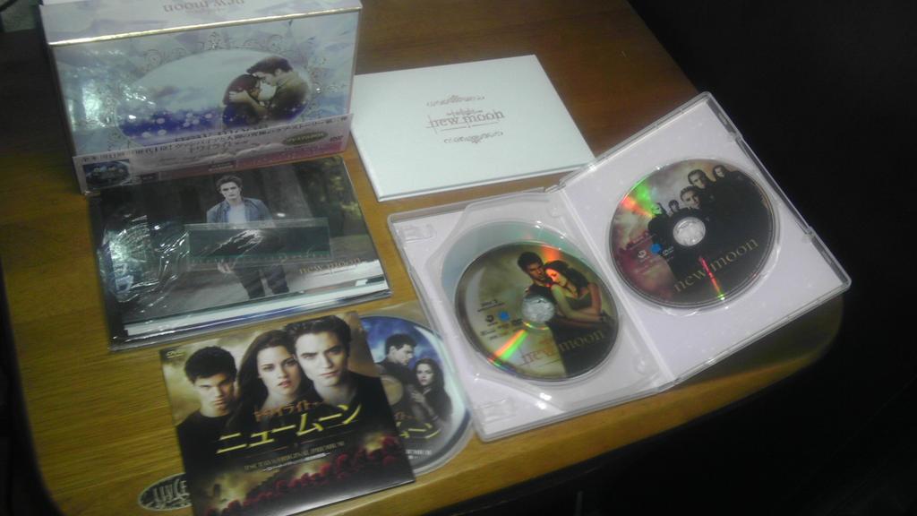 Saga Zmierzch Księżyc w Nowiu Pudełko Premium (Limitowane do 10 000 zestawów) [PŁYTA DVD]